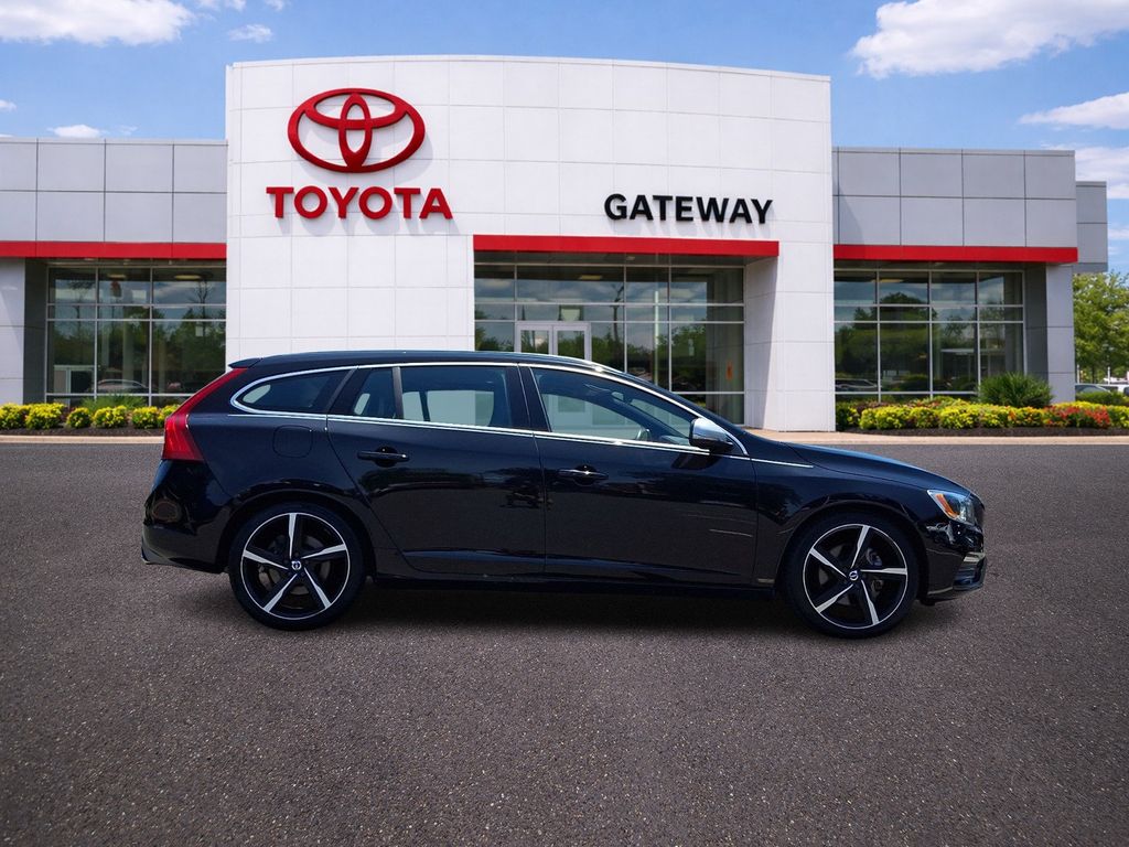 Thumbnail: 2016 Volvo V60 - 4