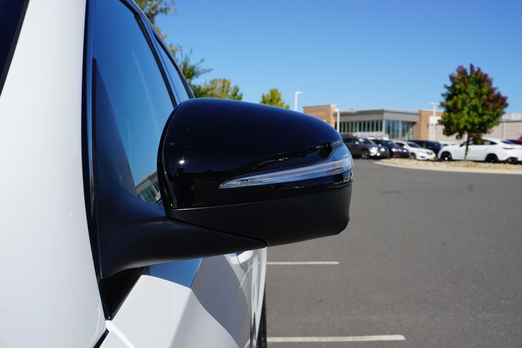 Thumbnail: 2026 Mercedes-Benz GLE - 14