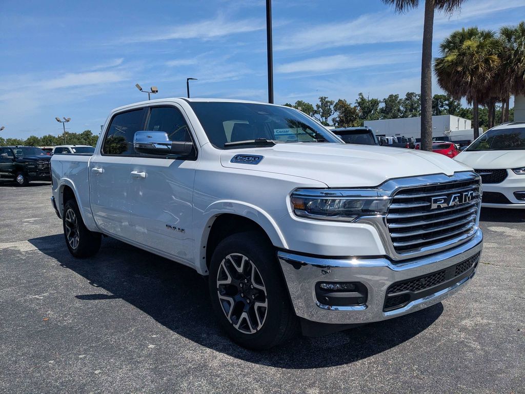 2026 RAM 1500 Laramie Crew Cab 4WD