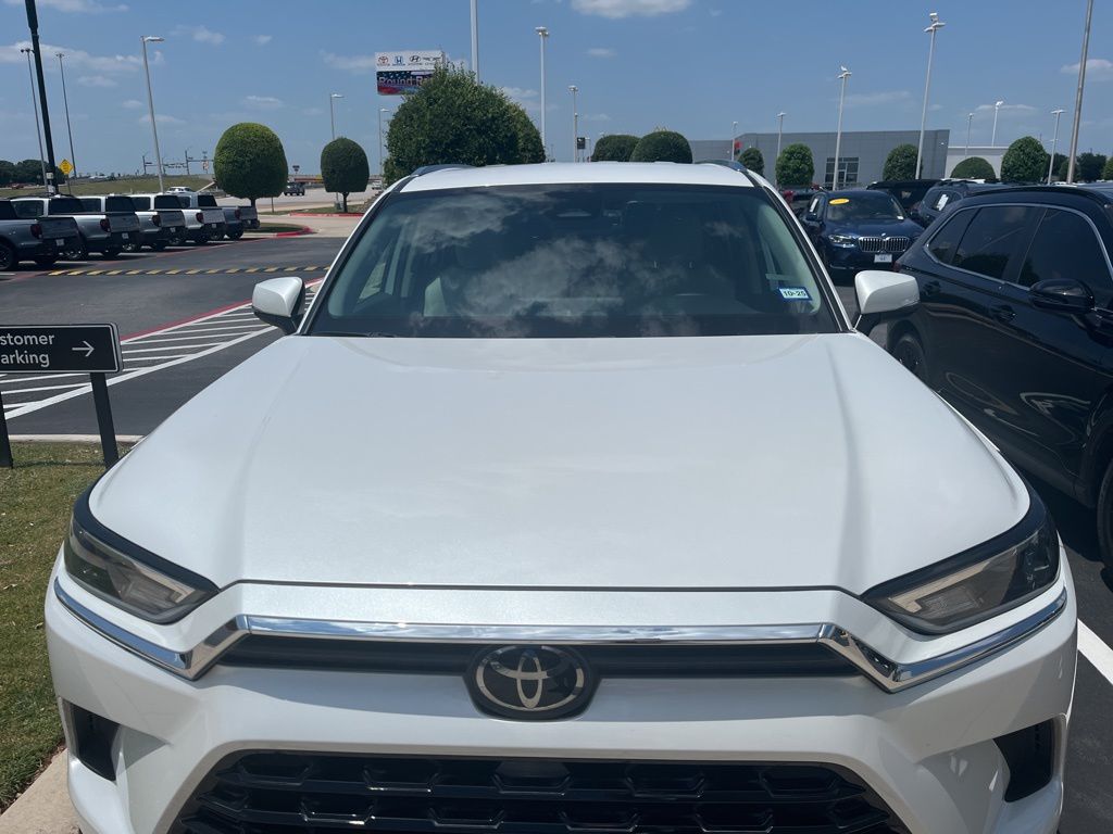 2024 Toyota Grand Highlander XLE 2