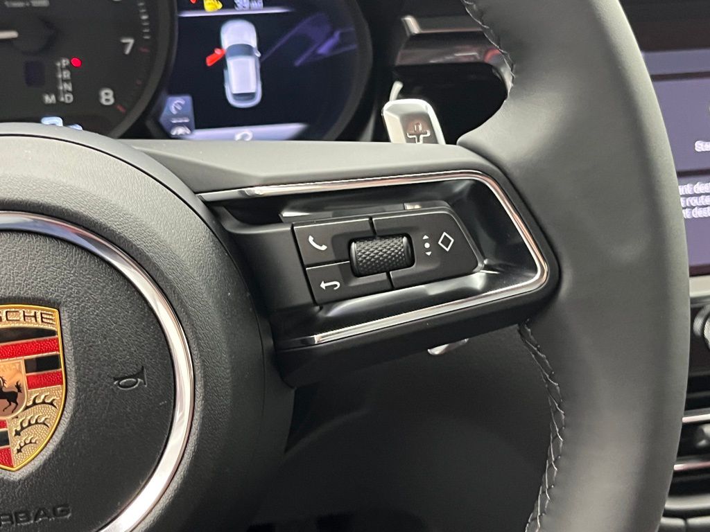 Thumbnail: 2026 Porsche Macan - 14