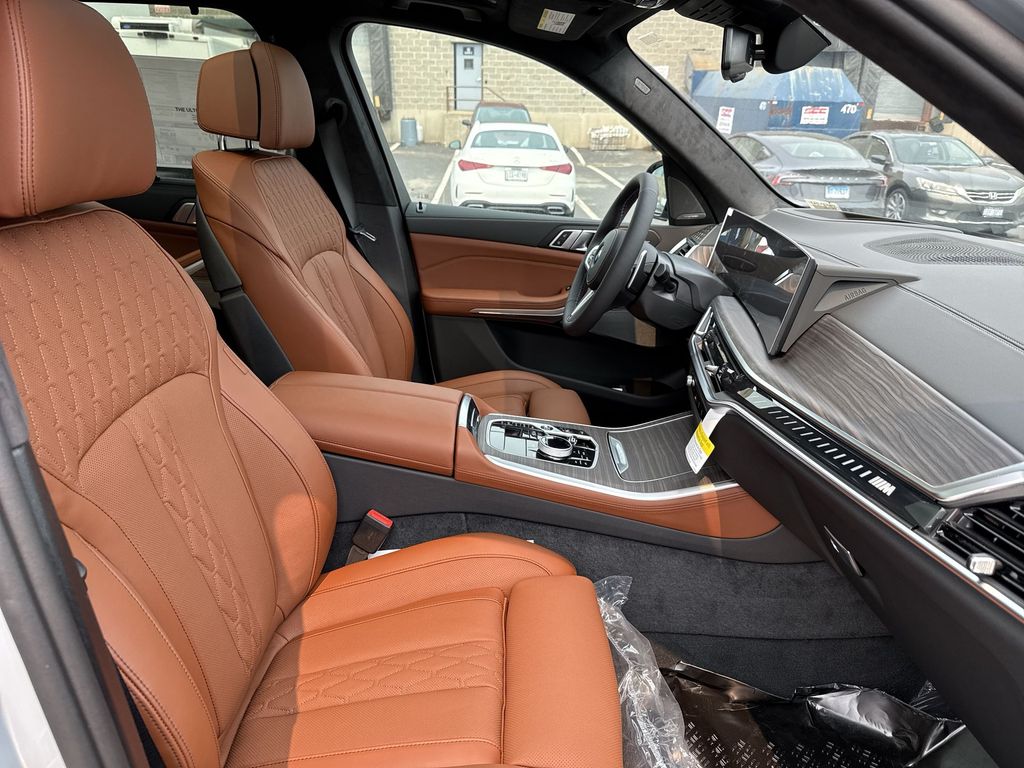 Thumbnail: 2026 BMW X5 - 25
