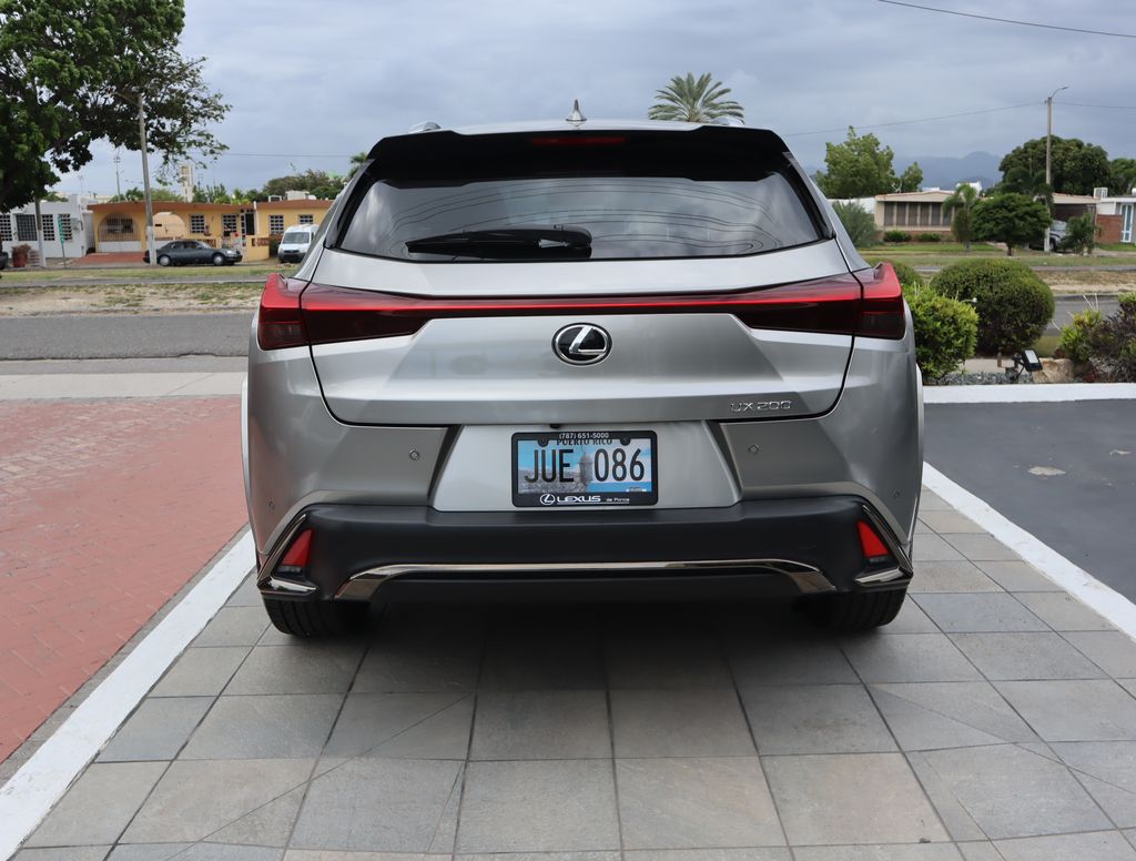 Thumbnail: 2022 Lexus UX - 6