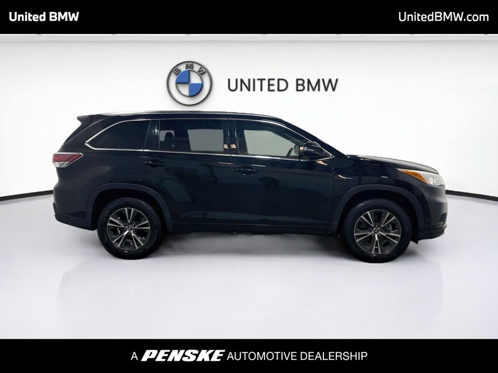 Thumbnail: 2016 Toyota Highlander - 4