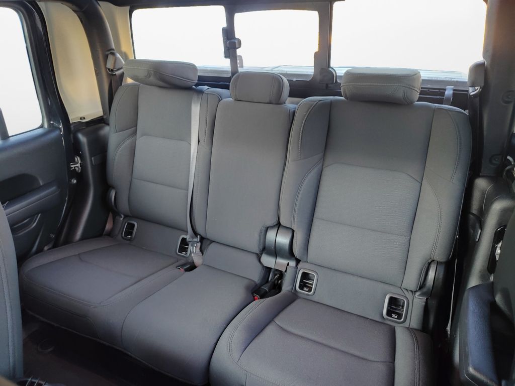 Used Car 2022 Jeep Gladiator  Willys For Sale Under $35,000 In Austin, Texas