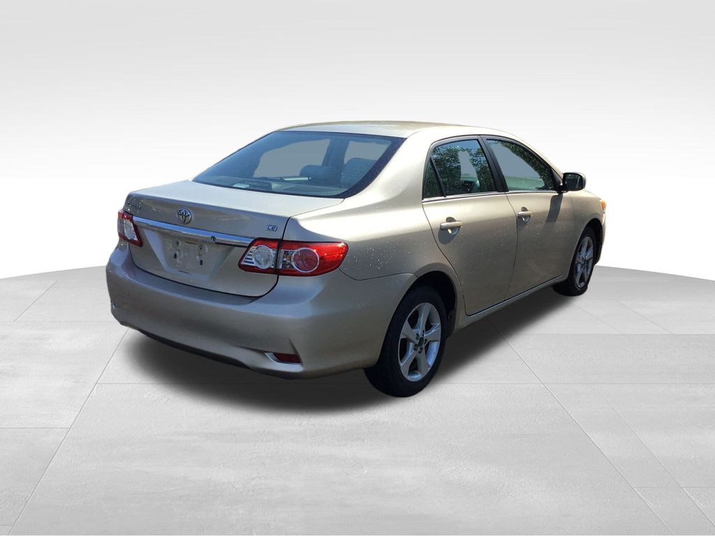 Thumbnail: 2011 Toyota Corolla - 5