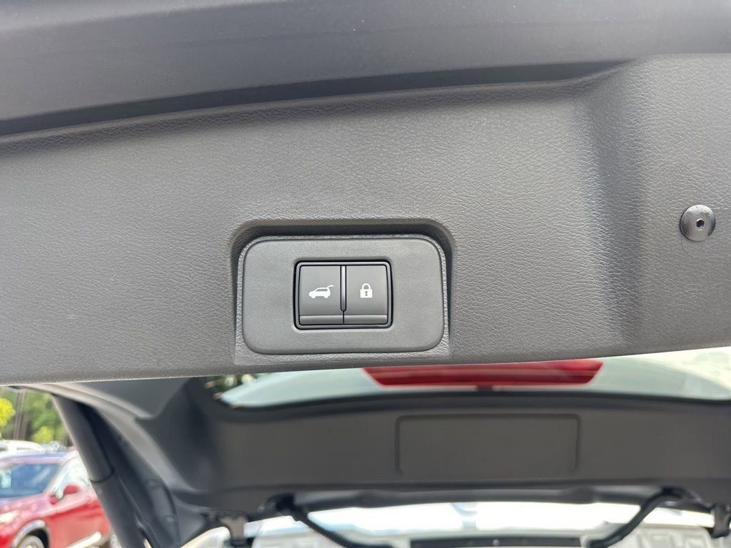 2025 Everest White Pearl Nissan Rogue SV FWD SUV