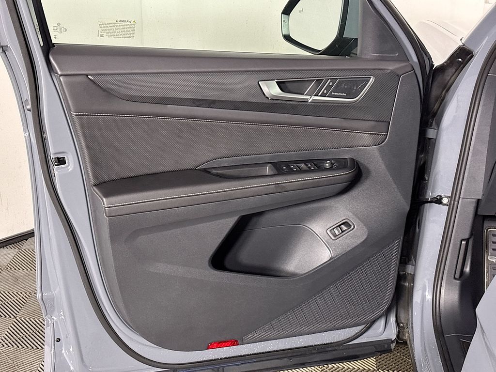 2025 Volkswagen Atlas Cross Sport 2.0T SEL Premium R-Line