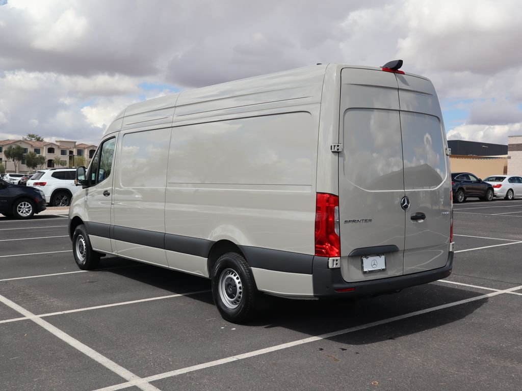 2025 Mercedes-Benz Sprinter 2500 7