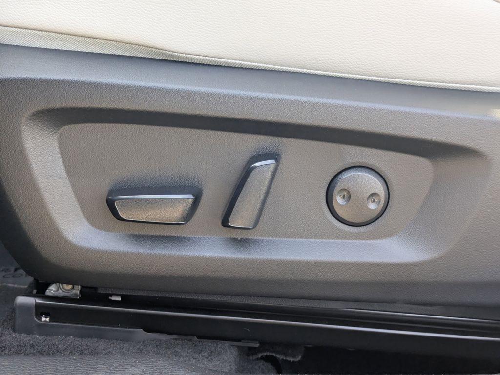 2025 Mitsubishi Outlander Plug-in Hybrid SEL - Photo 21