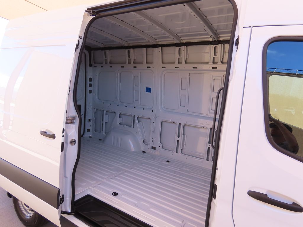 Thumbnail: 2026 Mercedes-Benz Sprinter - 21