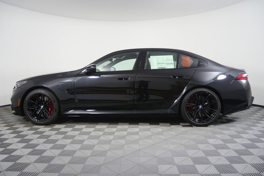 Thumbnail: 2027 BMW M5 - 6