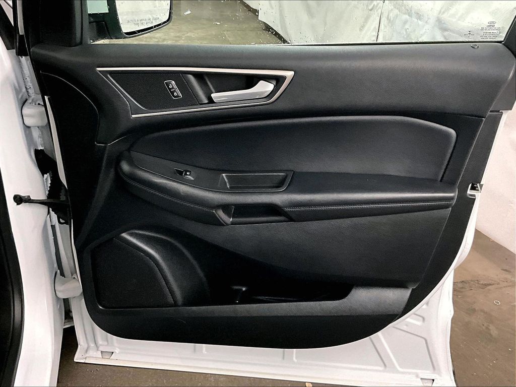 2022 Ford Edge — photo 12