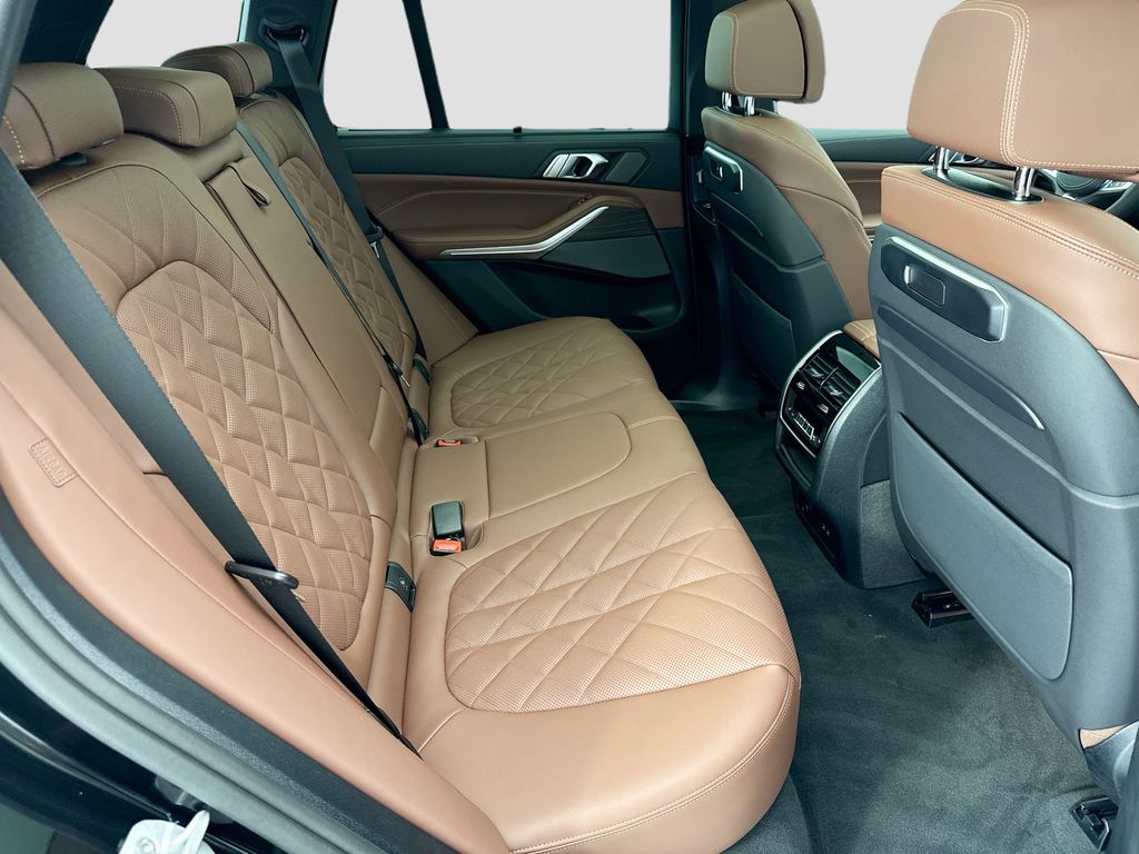 Thumbnail: 2026 BMW X5 - 21