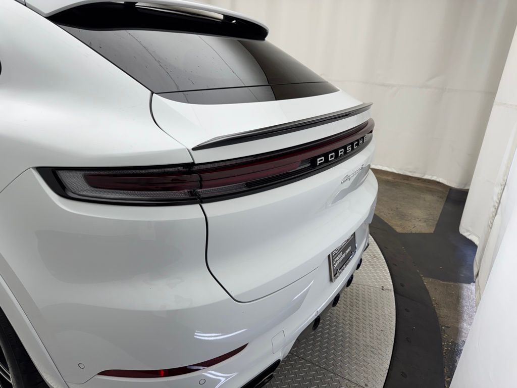2024 Porsche   12
