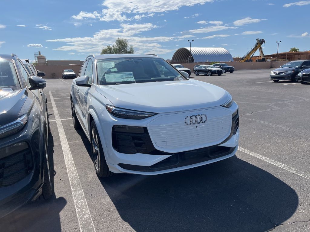 Thumbnail: 2025 Audi Q6 e-tron - 3