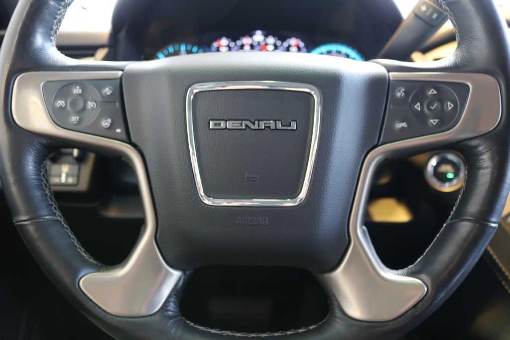 2018 GMC Yukon Denali photo