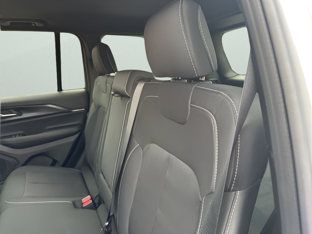 New Car 2025 Jeep Grand Cherokee  Laredo X For Sale Under $40,000 In Austin, Texas