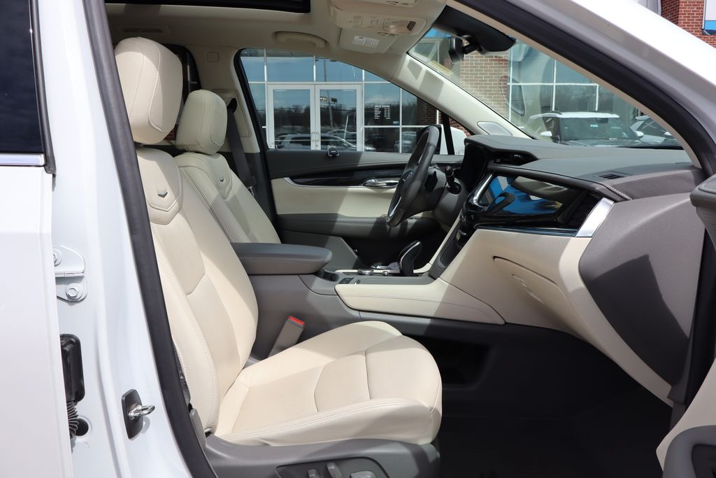 2022 Cadillac XT6 Premium Luxury photo
