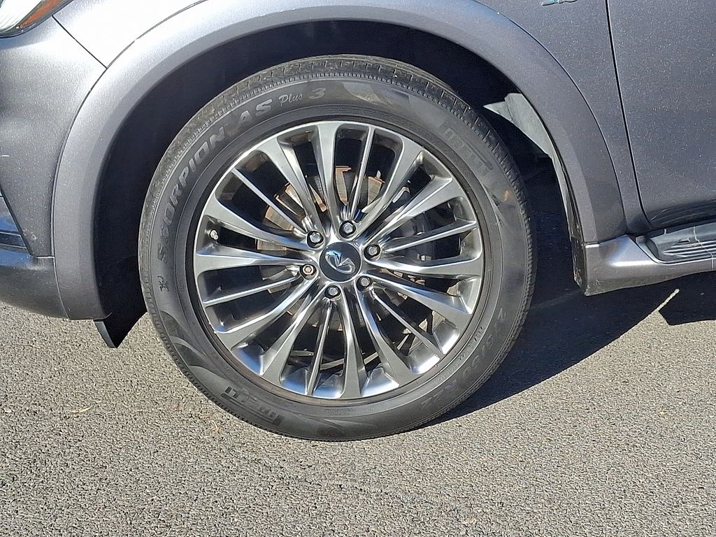 Thumbnail: 2018 INFINITI QX80 - 8