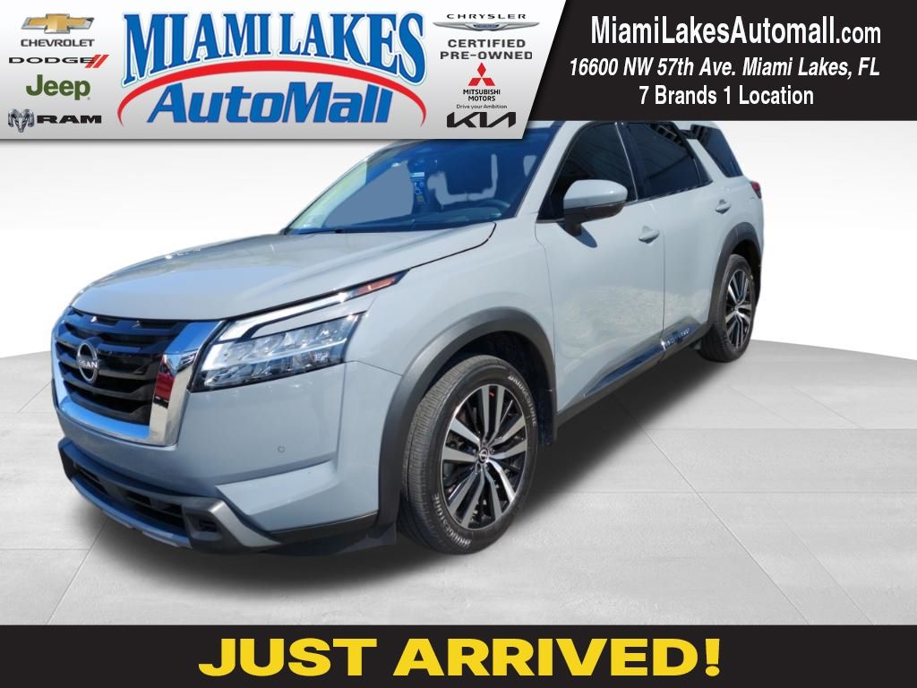 2024 Nissan Pathfinder Platinum 4WD's photo