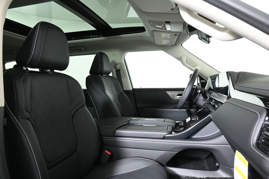 Thumbnail: 2026 INFINITI QX80 - 22