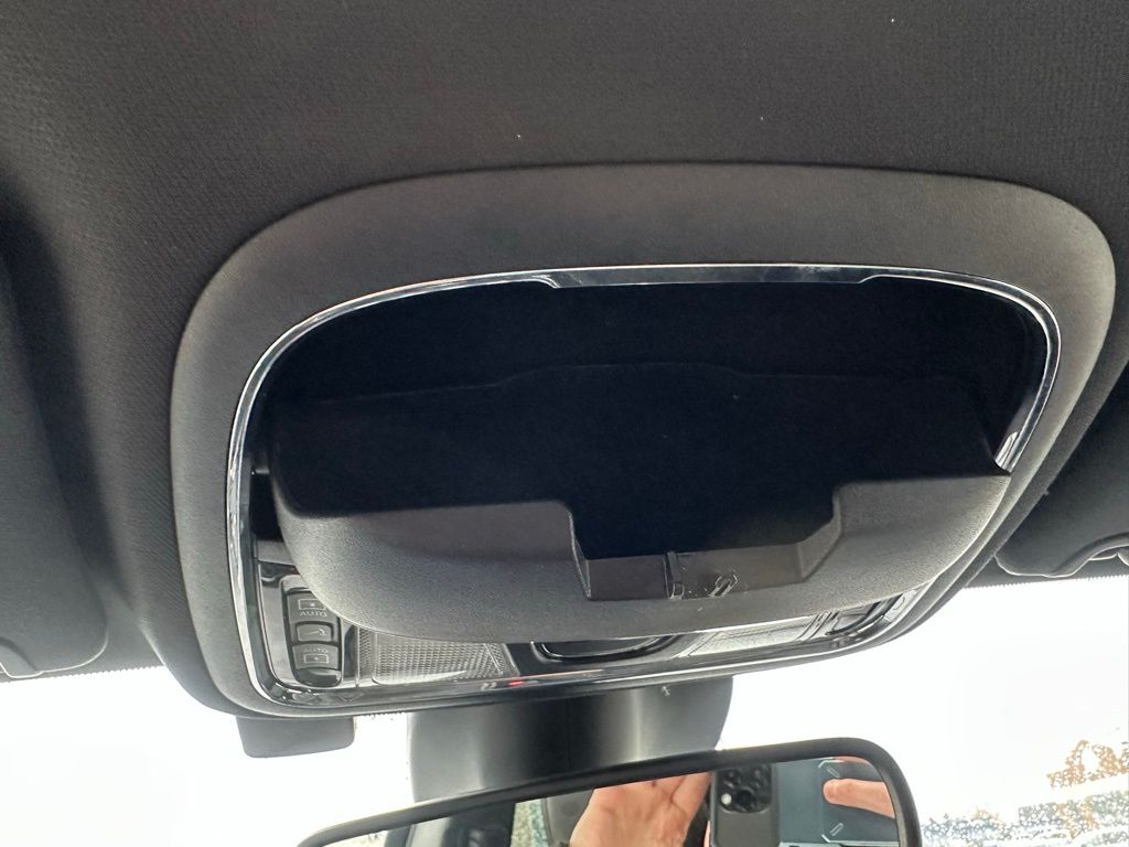 Used 2021 Gray Jeep Latitude Lux image 41