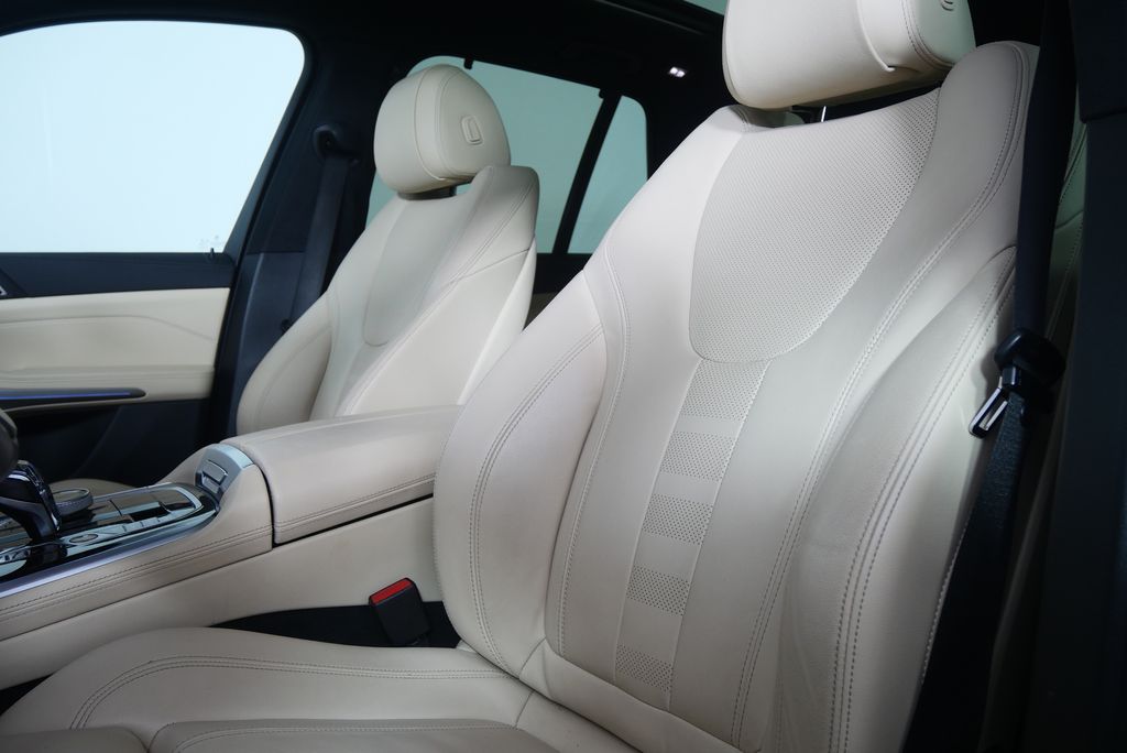 Thumbnail: 2021 BMW X5 - 10