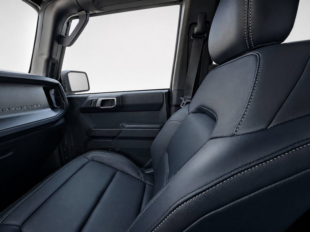 New 2026 Oxford White Ford Badlands® image 14