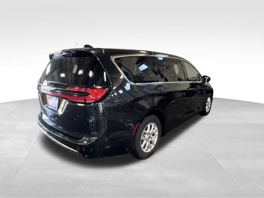 Used 2023 Chrysler Pacifica Van