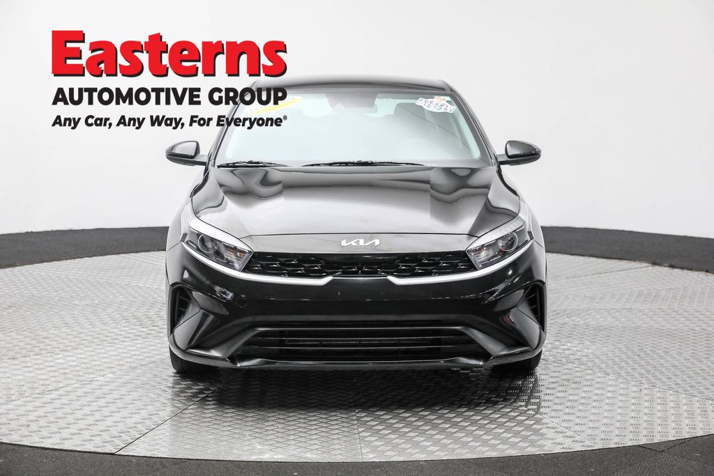 Used 2024 Black Kia LXS image 2