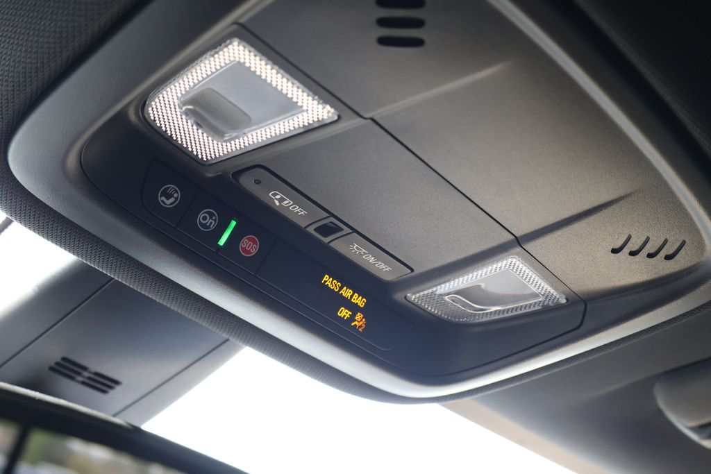 2022 Chevrolet Traverse LS 29