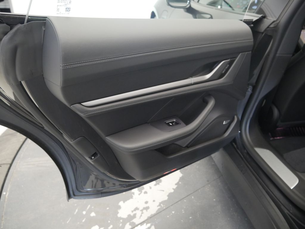 Thumbnail: 2026 Porsche Taycan - 14