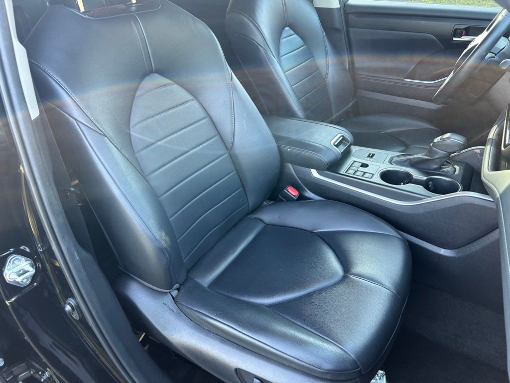 2023 Toyota Highlander XLE 15