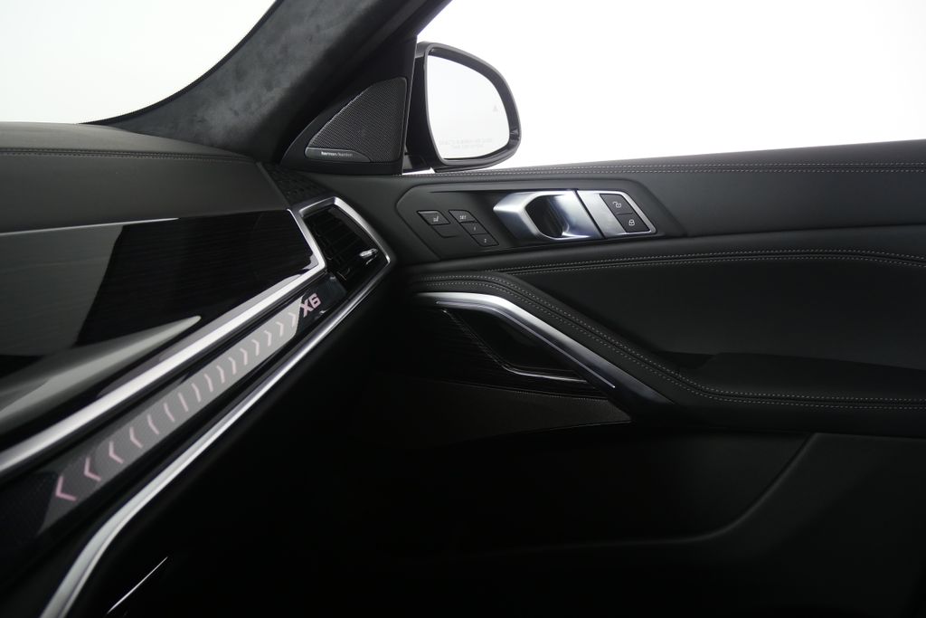 Thumbnail: 2027 BMW X6 - 22