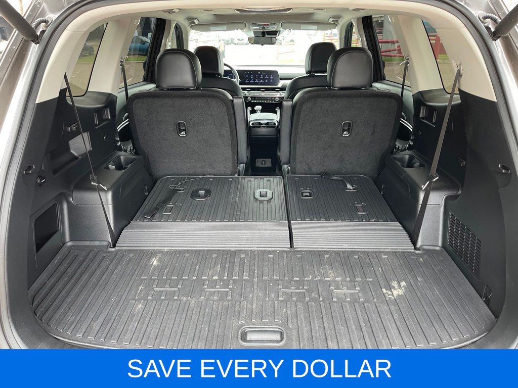Used 2025 Green Kia S image 6