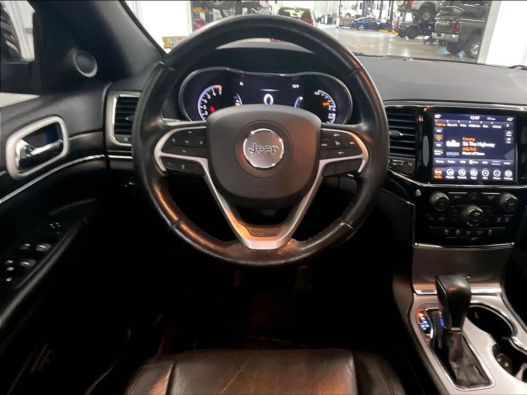 2020 Jeep Grand Cherokee — photo 17