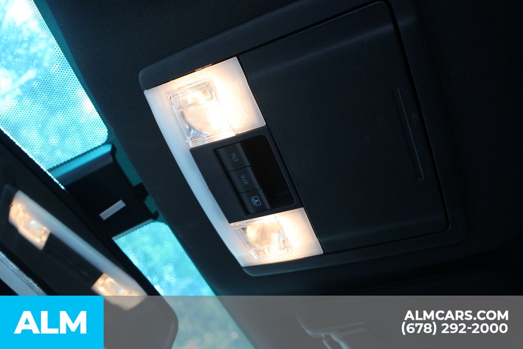 Used 2016 Black Ford Platinum image 39