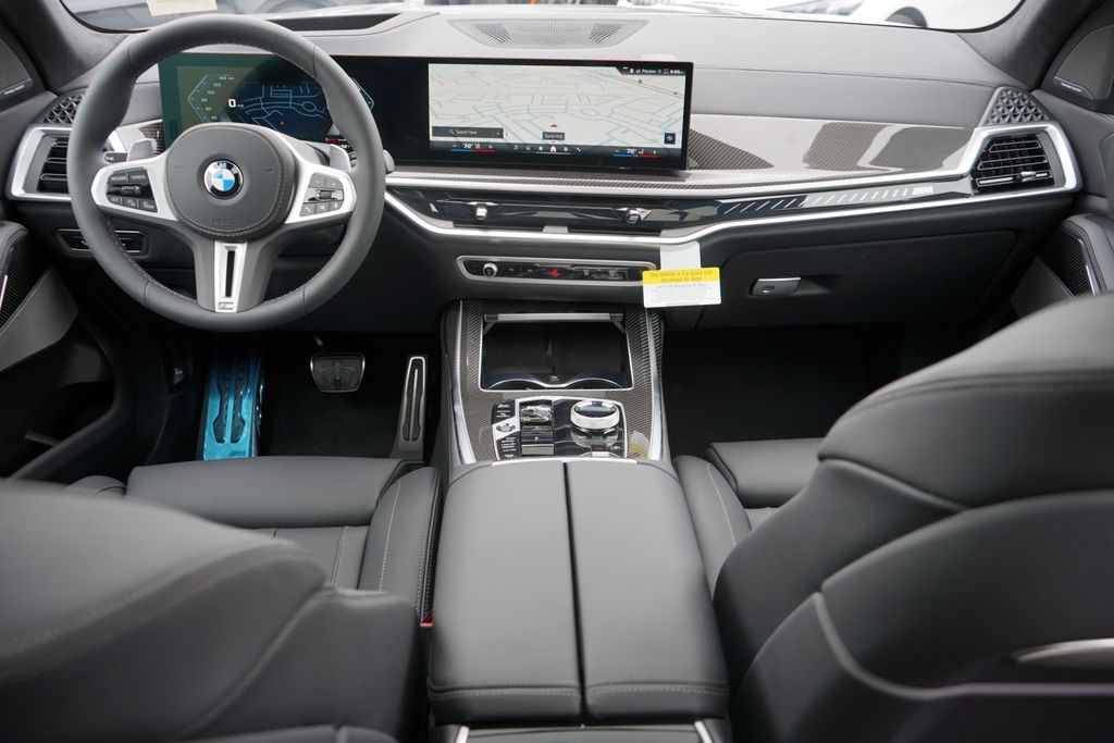 2025 BMW X7 M60i 13