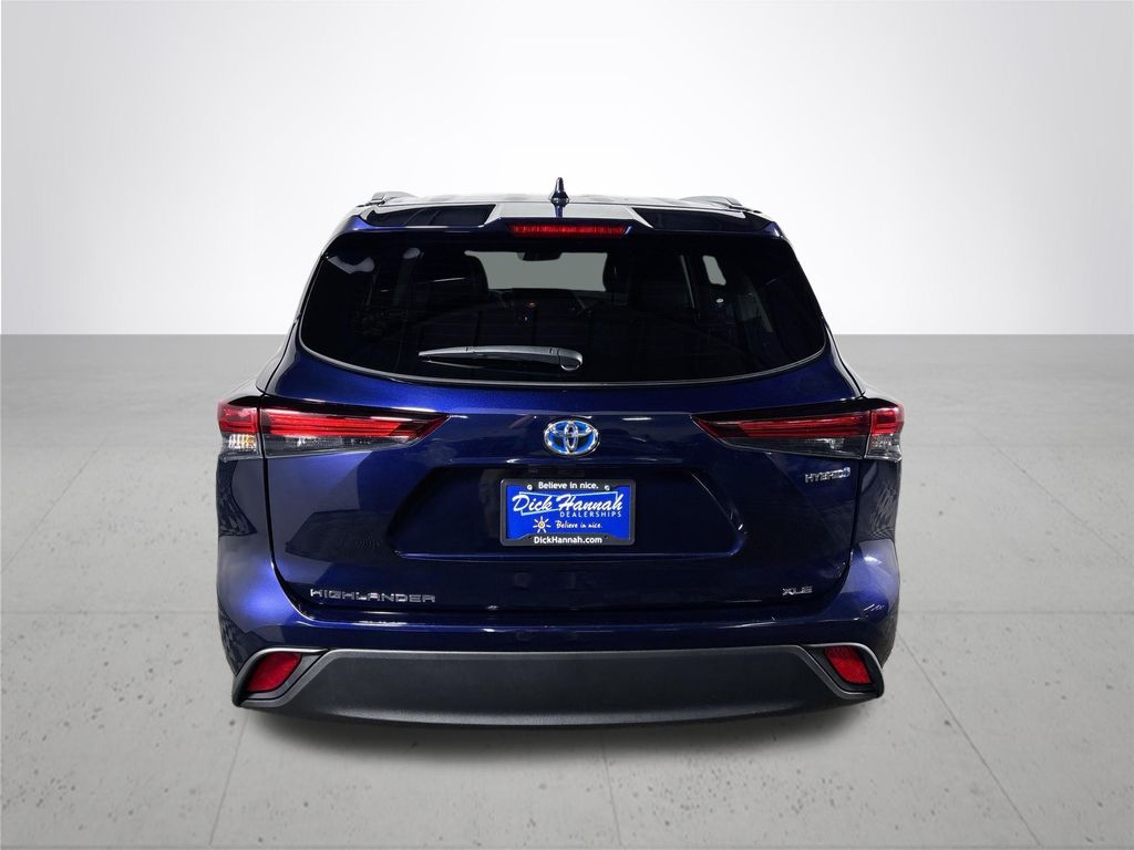 2024 Toyota Highlander Hybrid XLE