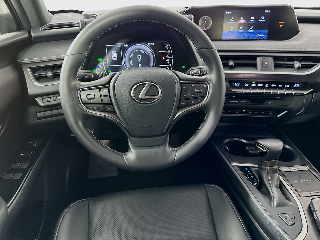 Thumbnail: 2021 Lexus UX - 23