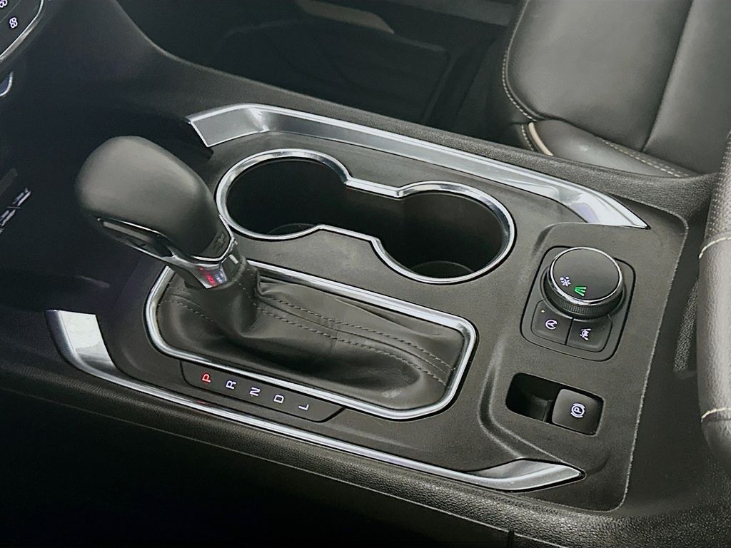 Used 2023 White Chevrolet Premier image 16