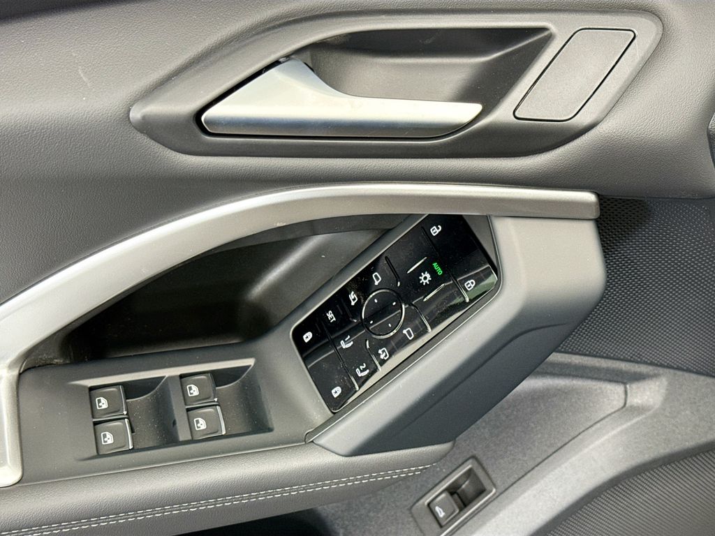 Thumbnail: 2025 Audi Q5 - 22