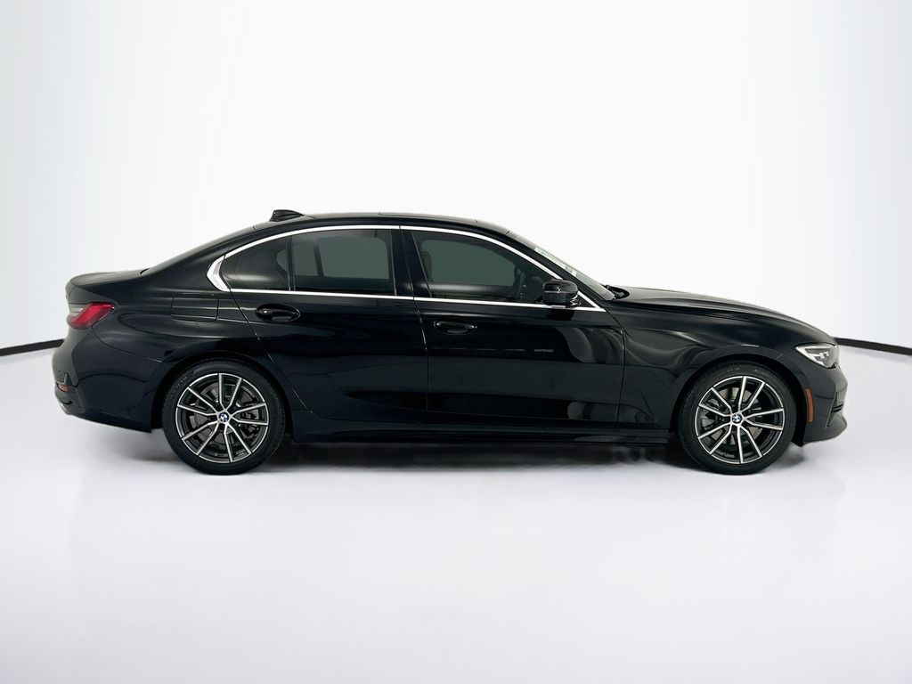 Thumbnail: 2020 BMW 3 Series - 4