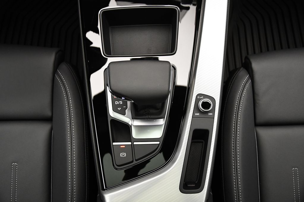 Thumbnail: 2025 Audi A5 - 32