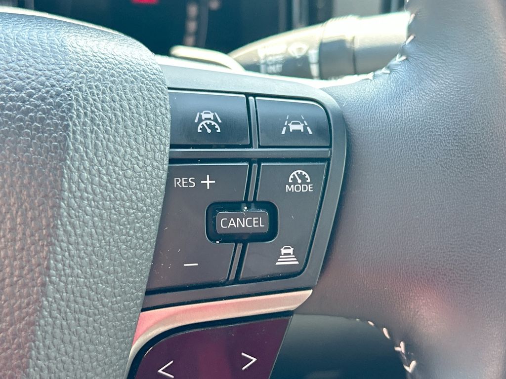 Thumbnail: 2025 Toyota Camry - 18