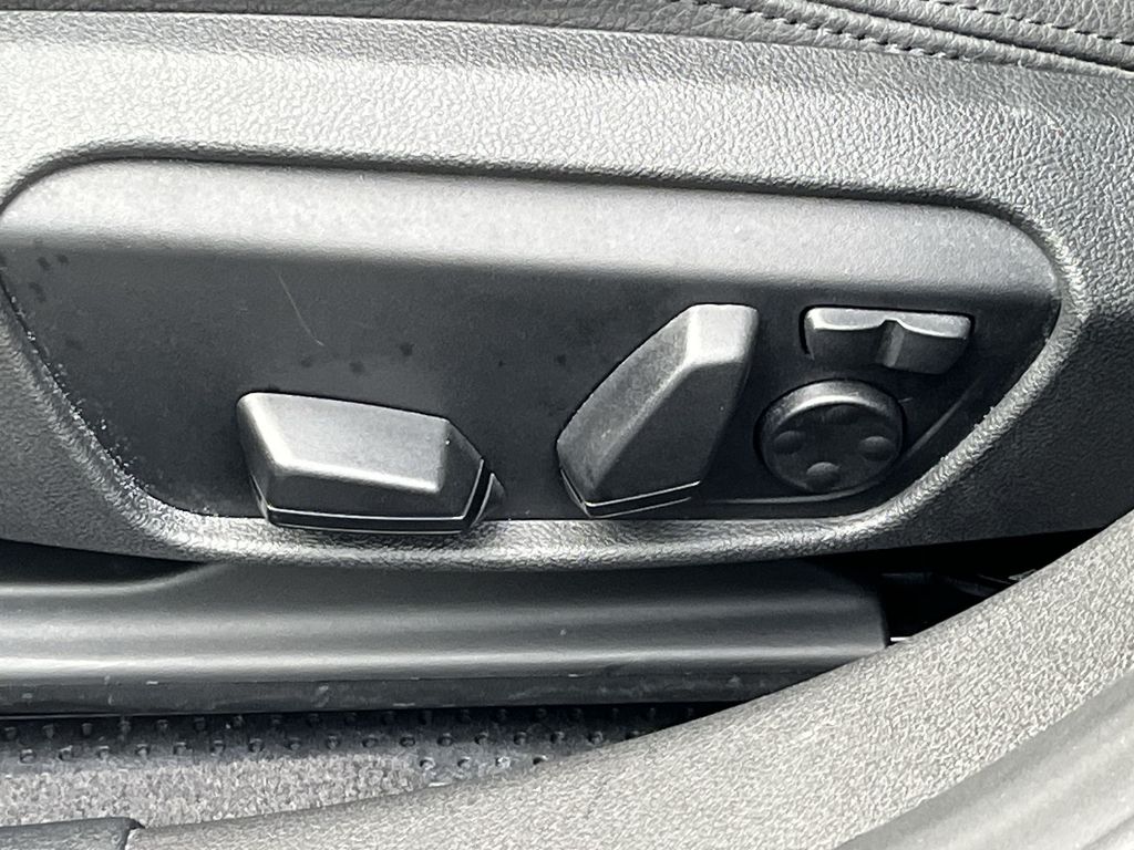 Thumbnail: 2023 BMW 2 Series - 12