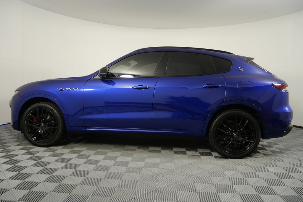 2021 Maserati Levante Base 6