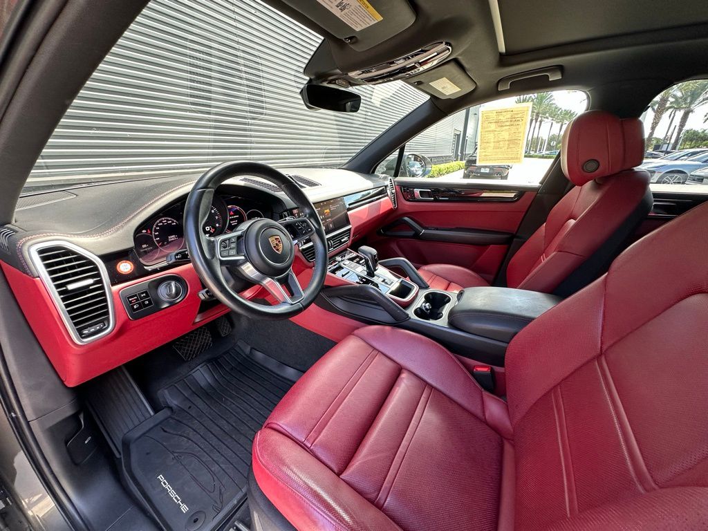 Thumbnail: 2021 Porsche Cayenne - 4