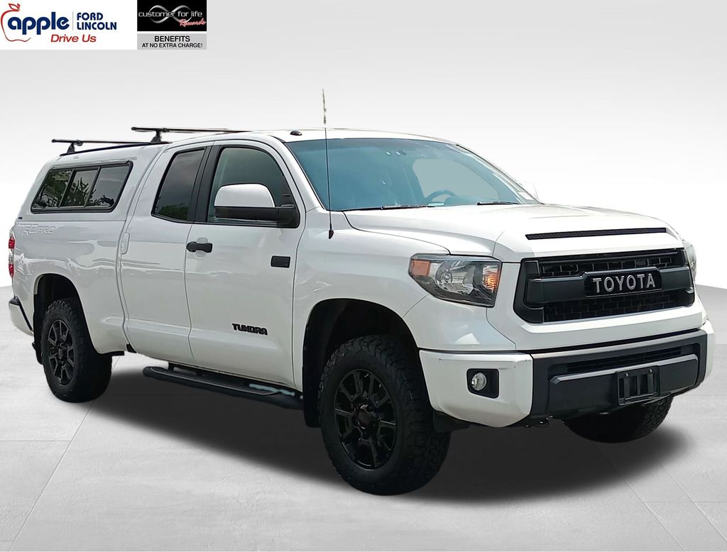 Super White 2016 Toyota Tundra Pickup Truck Four-Wheel Drive 6-Speed Automatic Overdrive